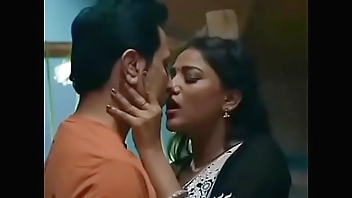 Indian Desi girls pleasing her boyfriend